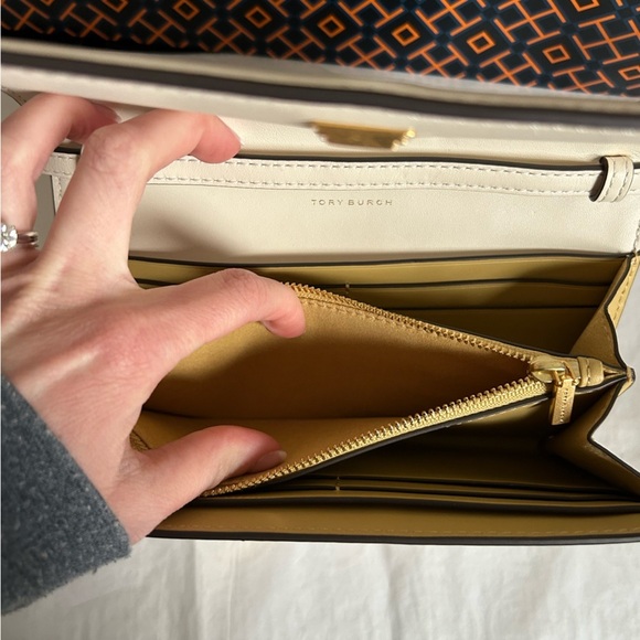 Tory Burch T Monogram Laser Cut Wallet Crossbody Bag New Ivory Beeswax Gold - Picture 11 of 14